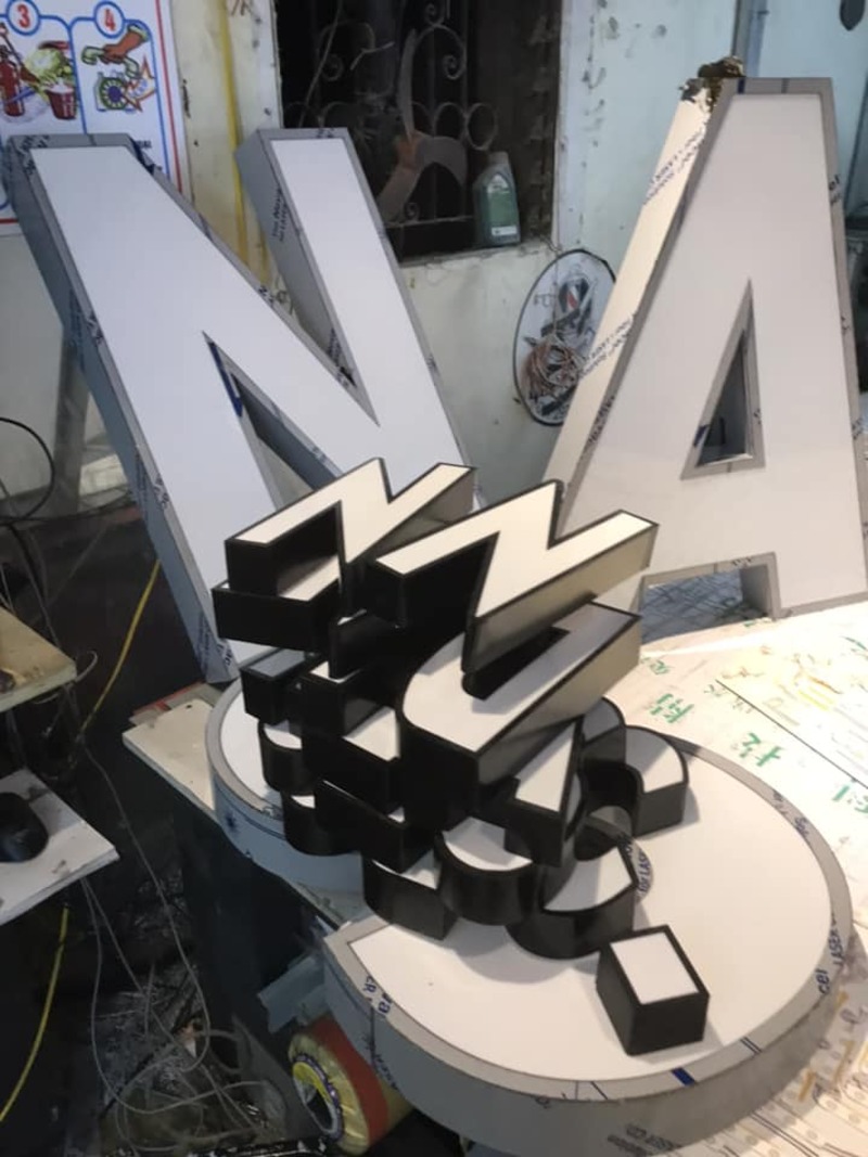 Biển quảng cáo đứng BH66