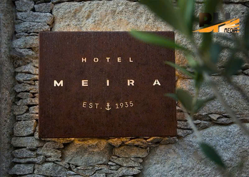 Biển Hiệu Gỉ Sét – Bản Giao Hưởng Của Thời Gian Và Kim Loại